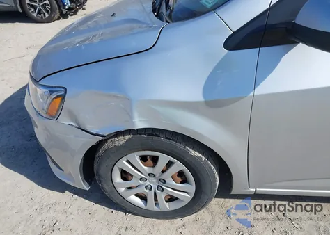 2020 Chevrolet Sonic Fwd 1Fl 5-Door z USA, uszkodzony, nr VIN 1G1JG6SB7L4123754